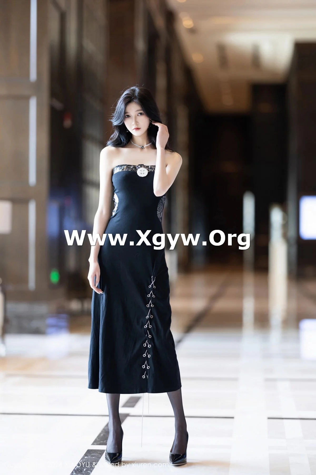 Xgyw.Org_[XiaoYu画语界]Vol.1201_模特程程程白色吊带长裙+性感黑色服饰秀曼妙身姿迷人诱惑写真81P